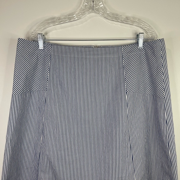 Talbots Navy and White A-Line Skirt - Picture 2 of 9